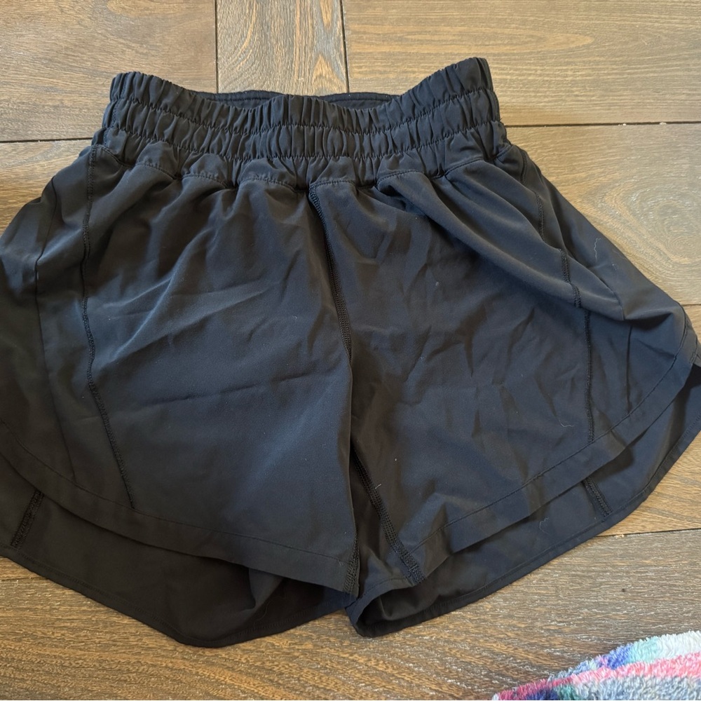 Black Lululemom hotty hot shorts